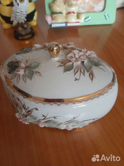 Фарфоровая шкатулка