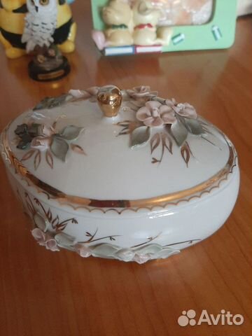 Фарфоровая шкатулка