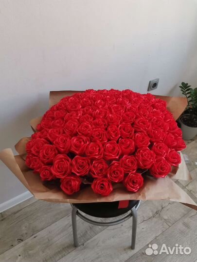 Розы из атласной ленты, подарок 101 роза