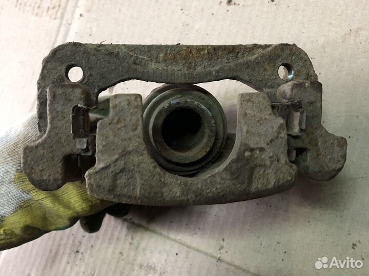 Задний правый суппорт Chery Tiggo T11