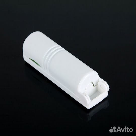 Ролик для чистки одежды силиконовый в футляре скла