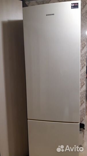 Холодильник Samsung RB37J5000EF