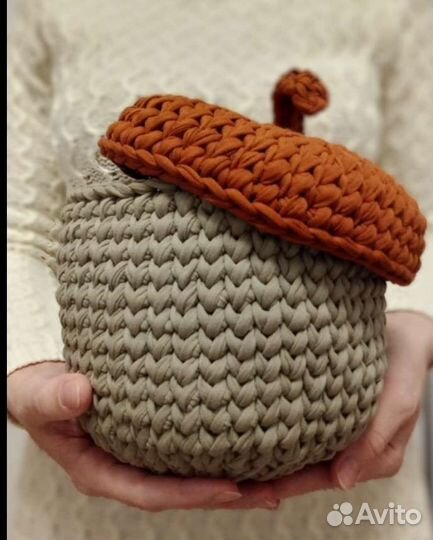 Корзина вязаная в детскую