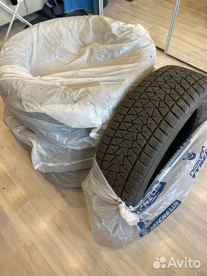 Bridgestone Blizzak DM-V2 225/60 R17