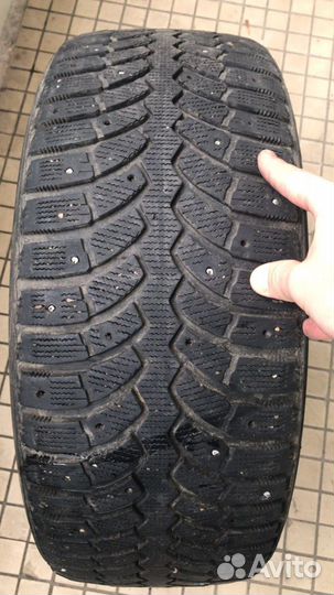 Bridgestone Blizzak Spike-01 225/45 R17