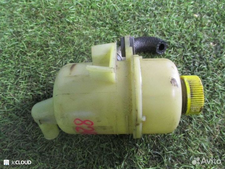 Бачок гидроусилителя на mazda premacy CP8W FP-DE