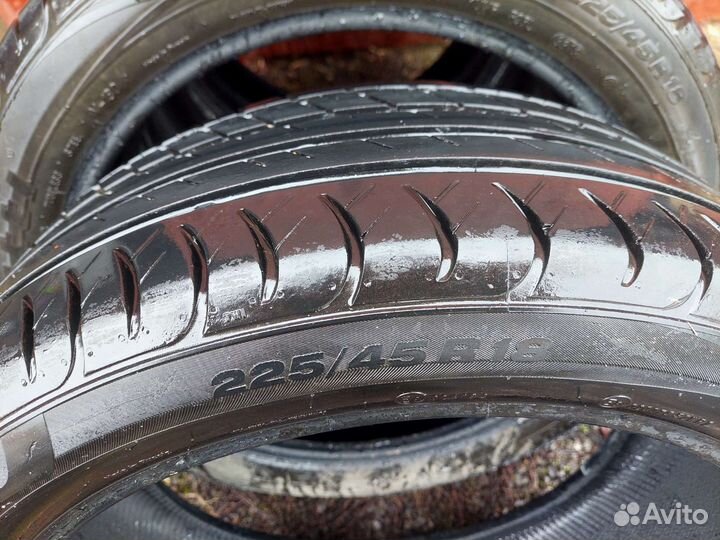 Viatti Strada Asimmetrico 225/45 R18 95V