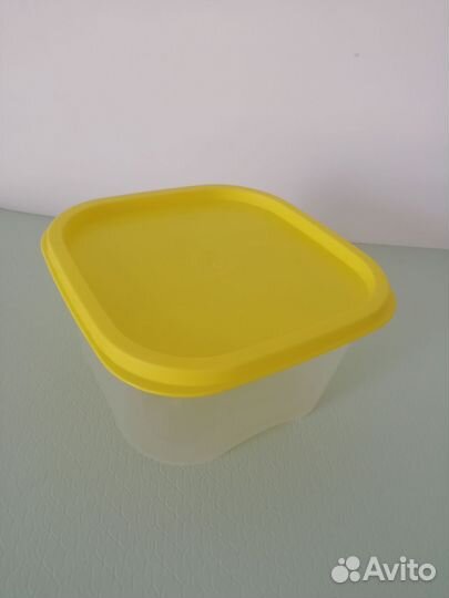 Новый комплект контейнеров с крышками для хранения