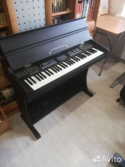 Цифровое пианино мк - 933 б/у
