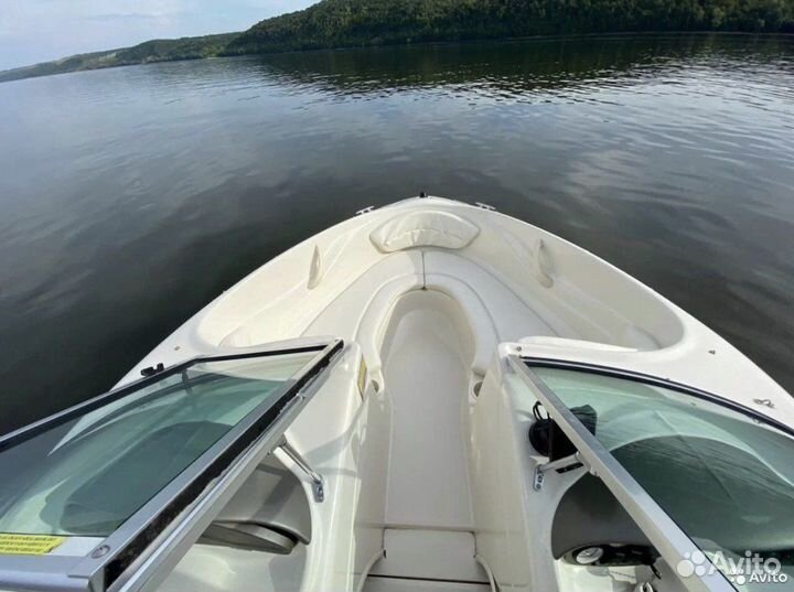 Почасовая аренда лодки с wakeboard