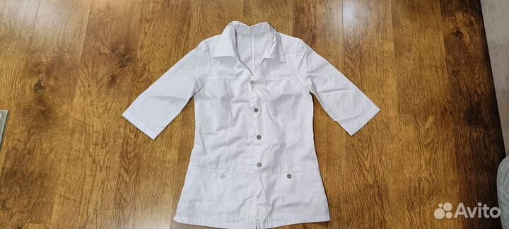 Медицинские халаты и костюмы