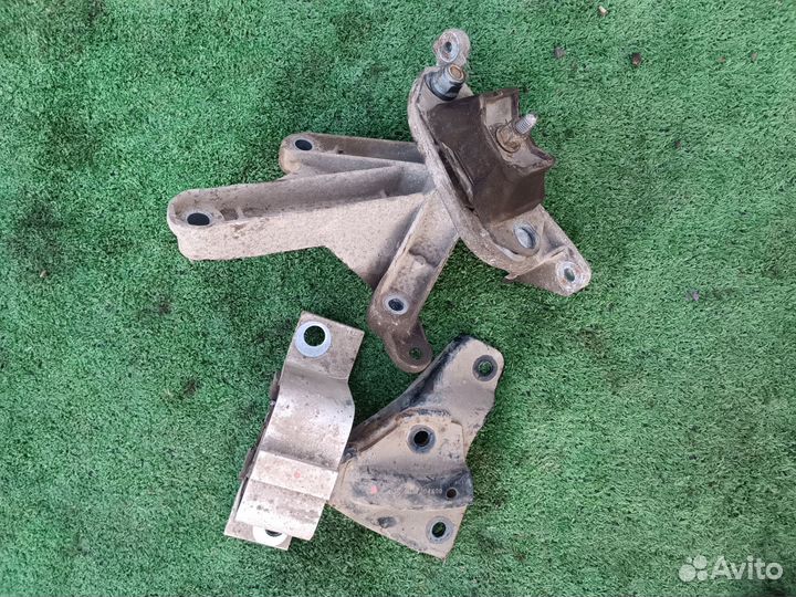 Опора двигателя Рено Логан