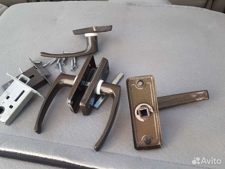 Дверные ручкибу в хорошем состоянии