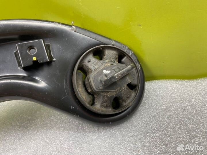 Рычаг задний правый Kia Sorento 2 XM D4HB 2.2 2018