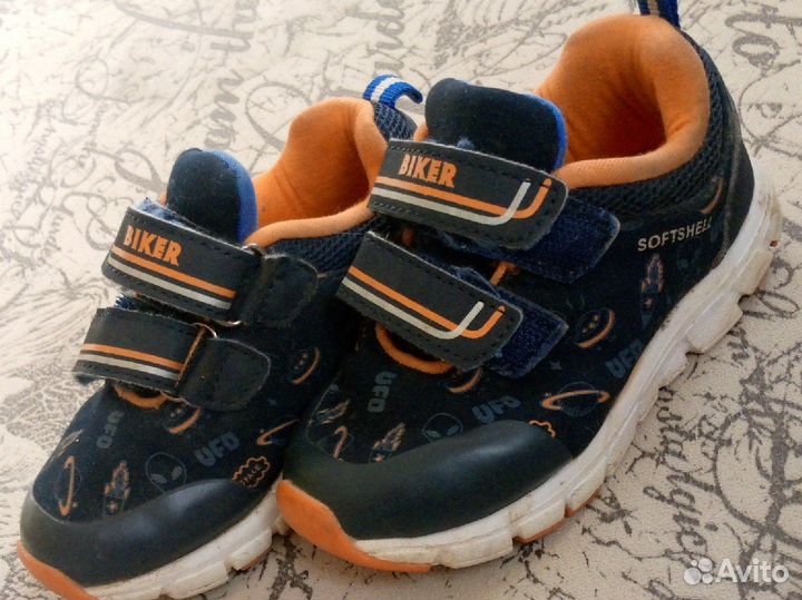 Кроссовки детские