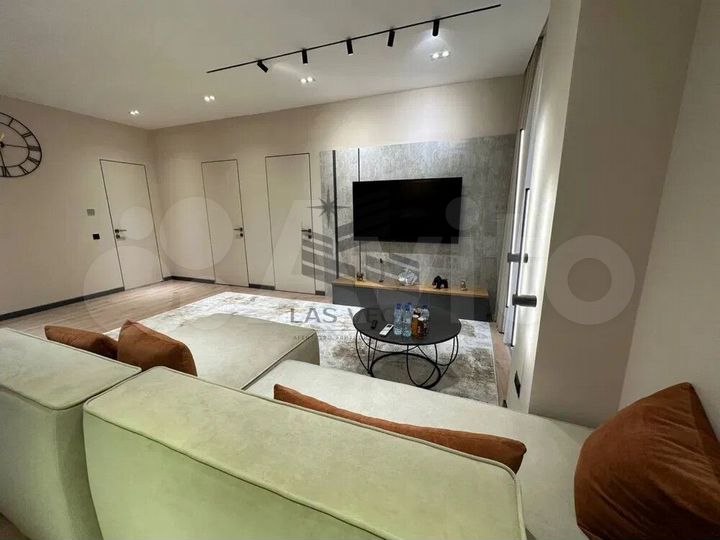 3-к. квартира, 79 м², 18/37 эт.