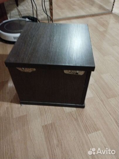 Прикроватный тумбы