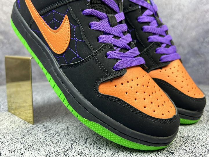 Кроссовки Nike SB Dunk Low Night of Mischief