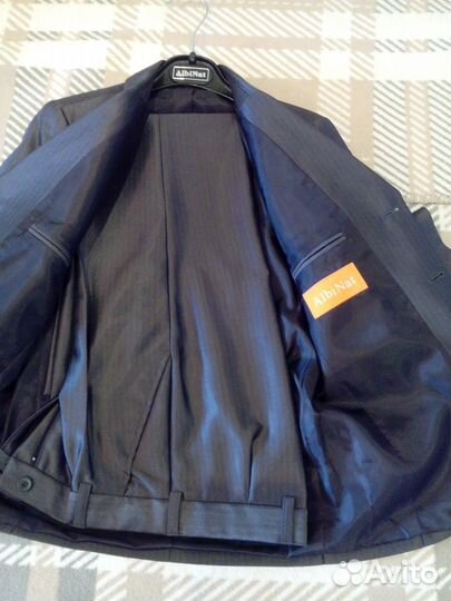 Костюм школьный новый