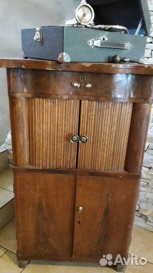 Старинная антикварная мебель тумба