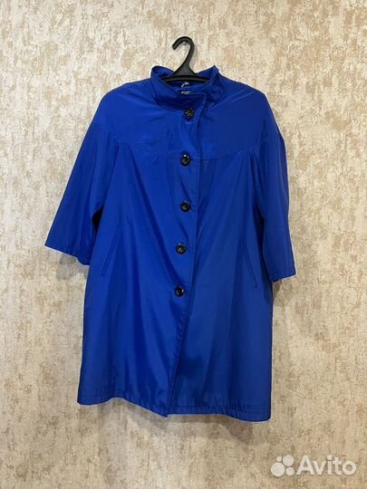 Плащ-ветровка