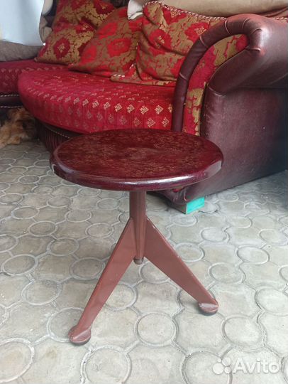 Стул для пианино винтовой