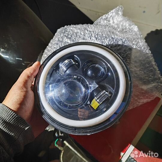 Лед фара на мотоцикл