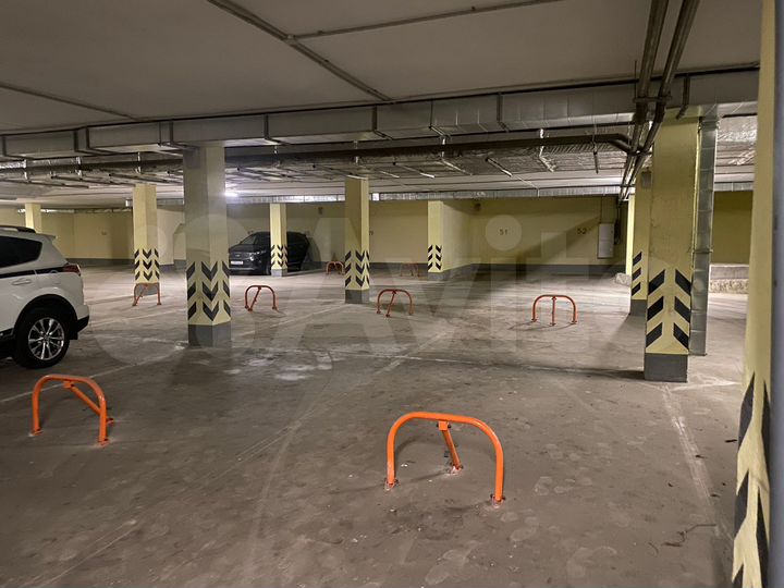 Машиноместо, 13 м²