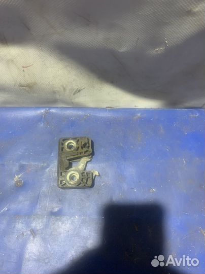 Замок двери наружний левый ваз 2110-12