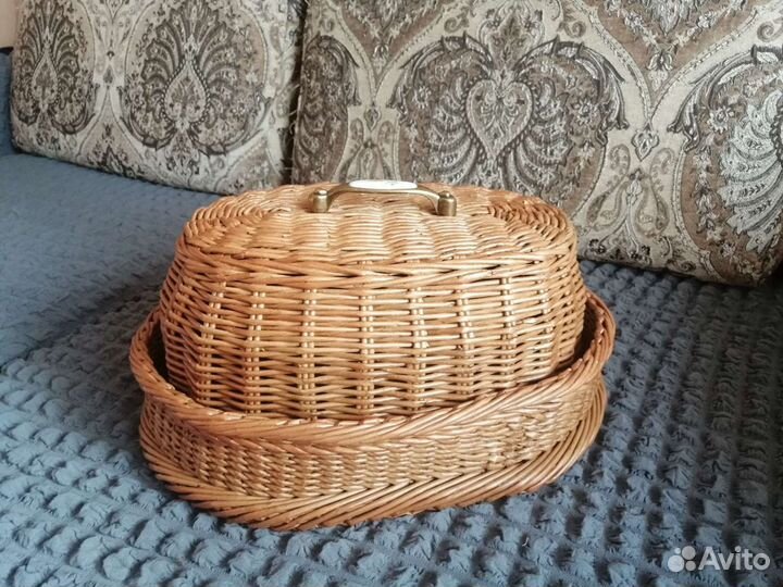 Хлебница и поднос