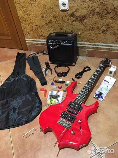 Электрогитара Irin с комбо Fender Squier и набор