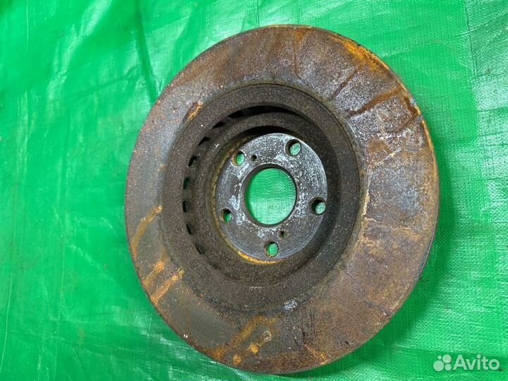 Тормозной диск передний правый Lexus Rx450 GYL10