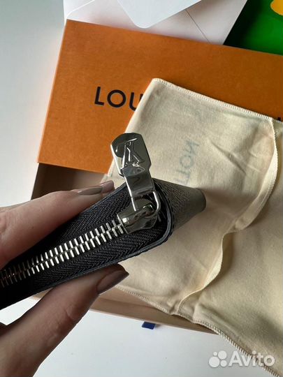 Louis vuitton портмоне