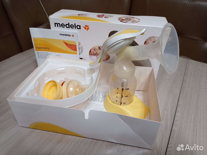 Молокоотсос ручной Medela Harmony