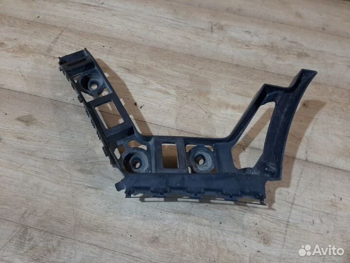Кронштейн бампера задний левый Volkswagen Golf 6