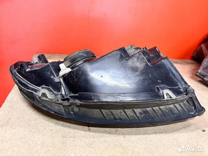 Фара передняя левая Chrysler Ptcruiser