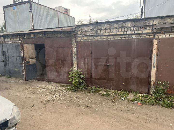 Гараж, > 30 м²