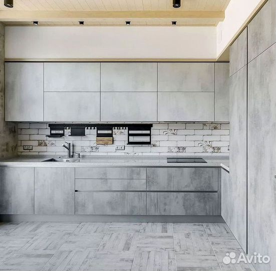 Кухня в потолок на заказ