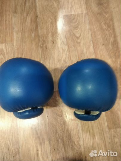 Боксерские перчатки боец