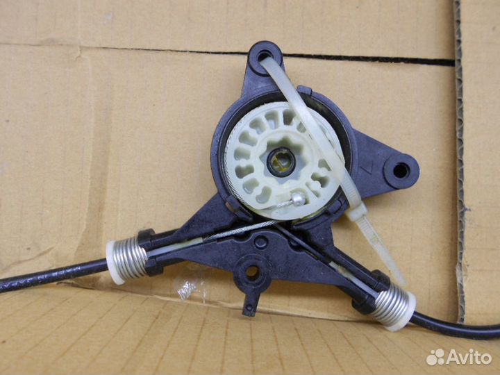 Mazda 5 Стеклоподъемник задней левой двери