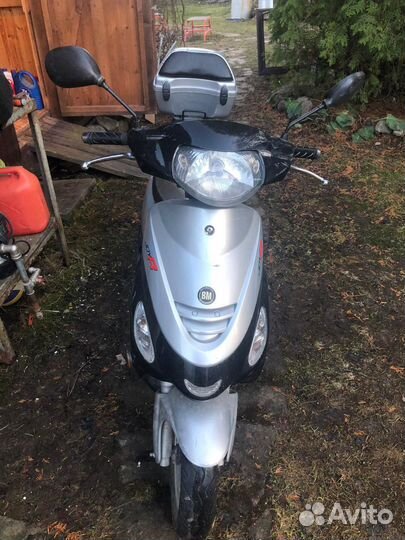 Продам скутер JoyR