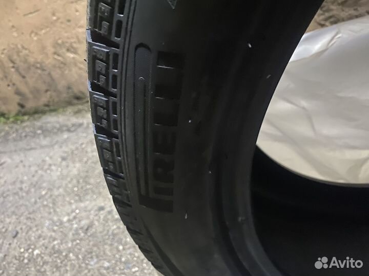 Pirelli Ice Zero FR 255/45 R20 105H