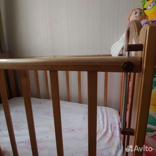 Детская Кроватка с маятником