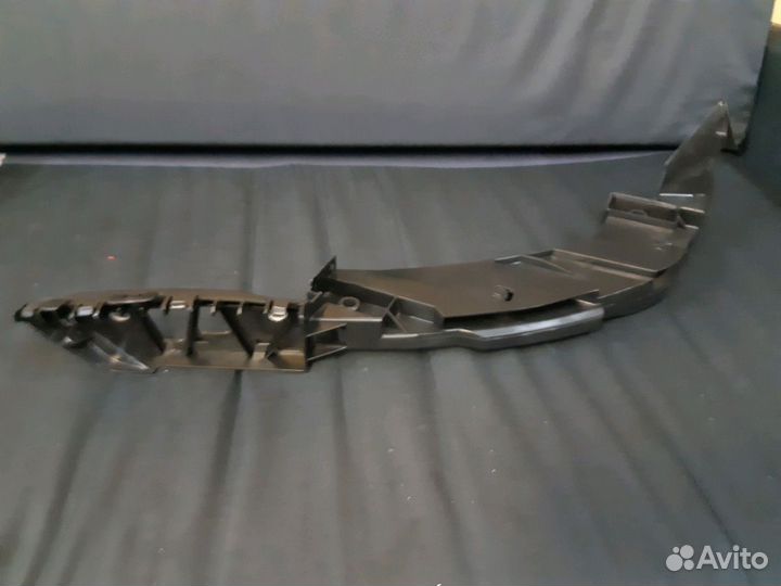 Направляющая бампера VW Polo sdn