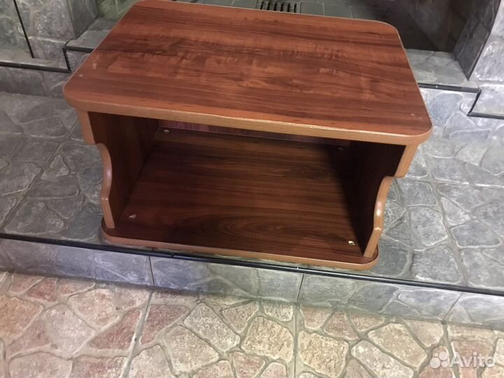 Тумба есть колесики