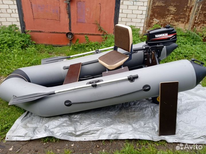 Лодка с мотором