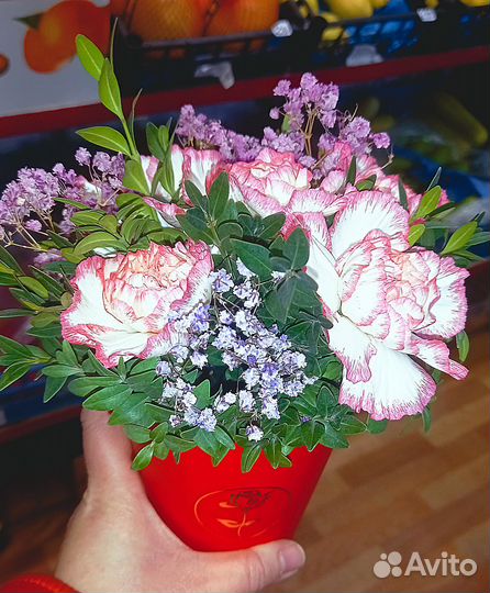 Композиция из живых цветов