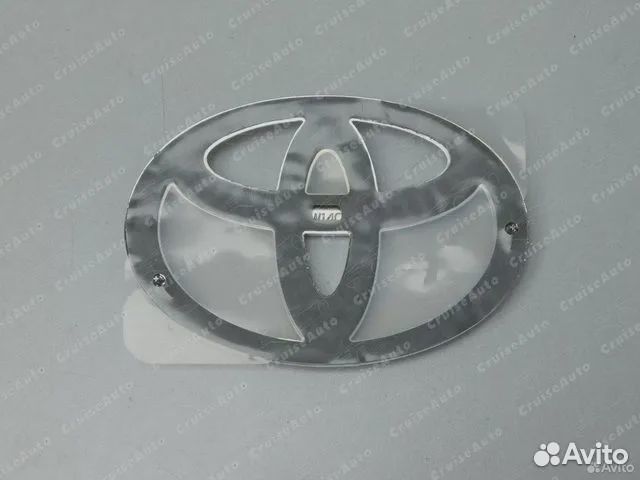 Эмблема Toyota на крышку Land Cruiser 200 16-21 г