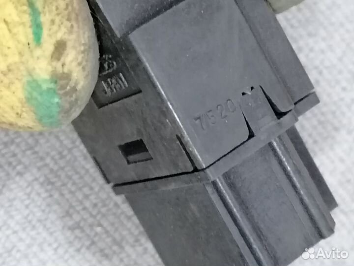 Переключатель Nissan bluebird CD20 2.0 1983-90