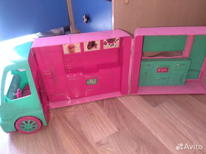 Фургон для барби